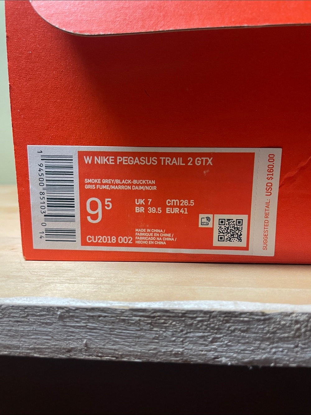 Nike Grey Trail Running Shoes with Green Accents and Red Soles - Picture 4 of 5